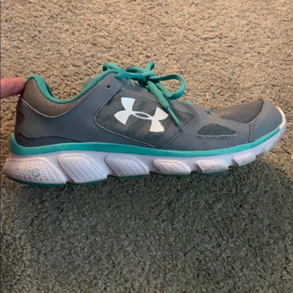 Under Armour Sneakers